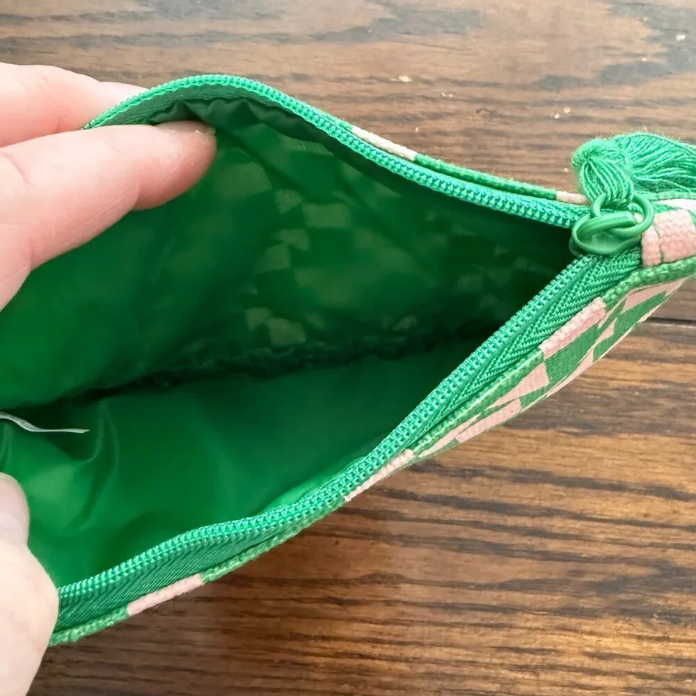 ipsy pink green